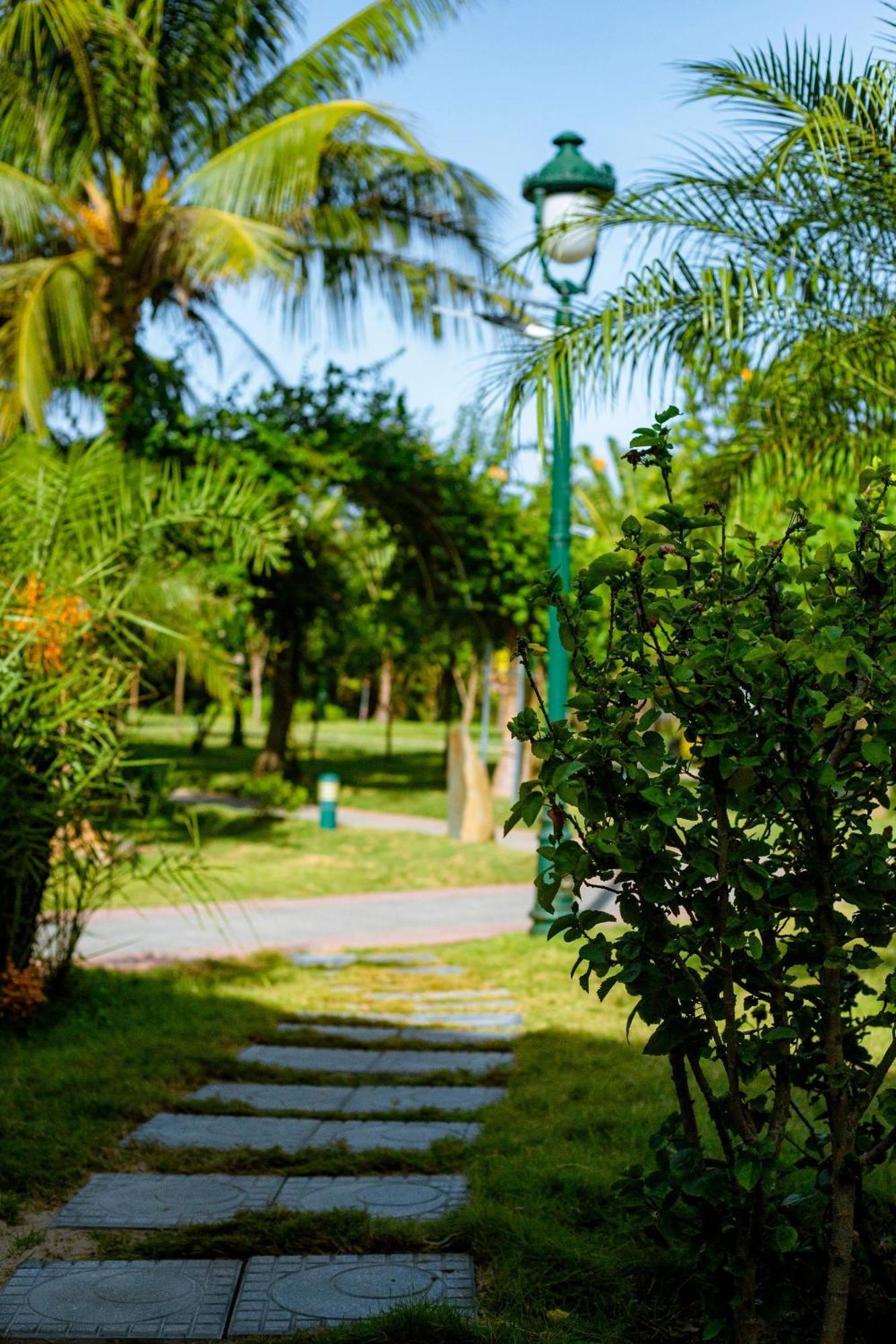 Gold Coast Hotel Resort & Spa Dong Hoi Exteriör bild